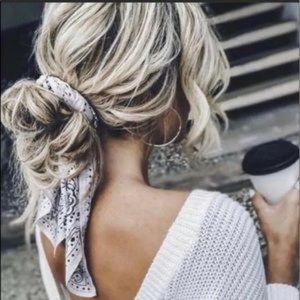 Off White Paisley Silky Hair Scarf NWT OS